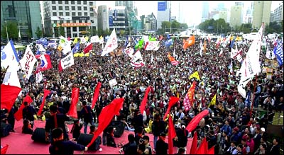 Korea: Protesters Cl...