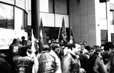 Grève à AGC Automoti...
